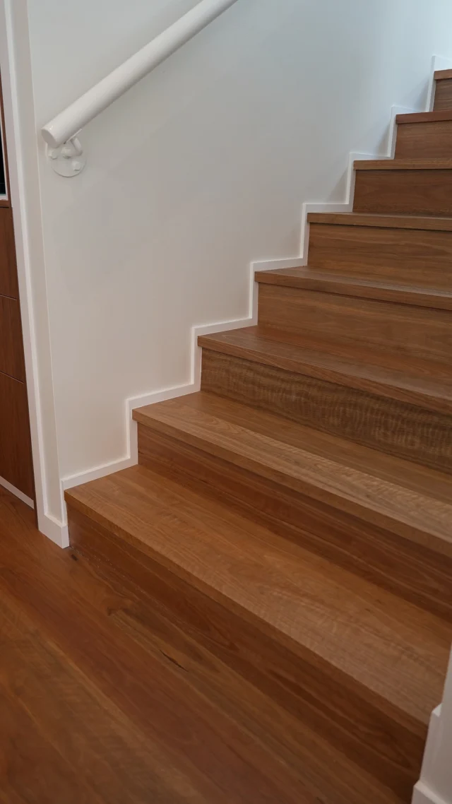 Full YouTube Video Here: https://youtu.be/qYRbkxWhgHw?si=5DY1vXrcOm1UUSBw

Type: Engineered Timber Flooring
Species: Spotted Gum
Size: 2430 x 134 x 14mm
Surface Finish: Matt Brushed

#lkvflooring #spottedgum #timberflooring #brisbane #quickstep